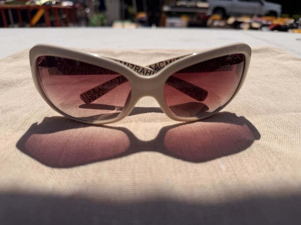 Isaac Mizrahi Oversized Sunglasses Cream Ivory Pink Gradient Retro Y2K